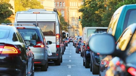 You may not like traffic, but there actually are benefits to buying a home on a busy street. Here's what you should know.